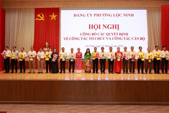 BAN CHẤP HÀNH ĐẢNG BỘ CÔNG TY DỰ HỘI NGHỊ CÔNG BỐ CÁC QUYẾT ĐỊNH VỀ CÔNG TÁC TỔ CHỨC VÀ CÔNG TÁC CÁN BỘ